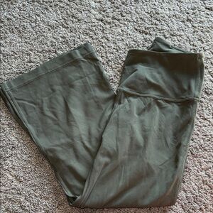 Align groove flare legging